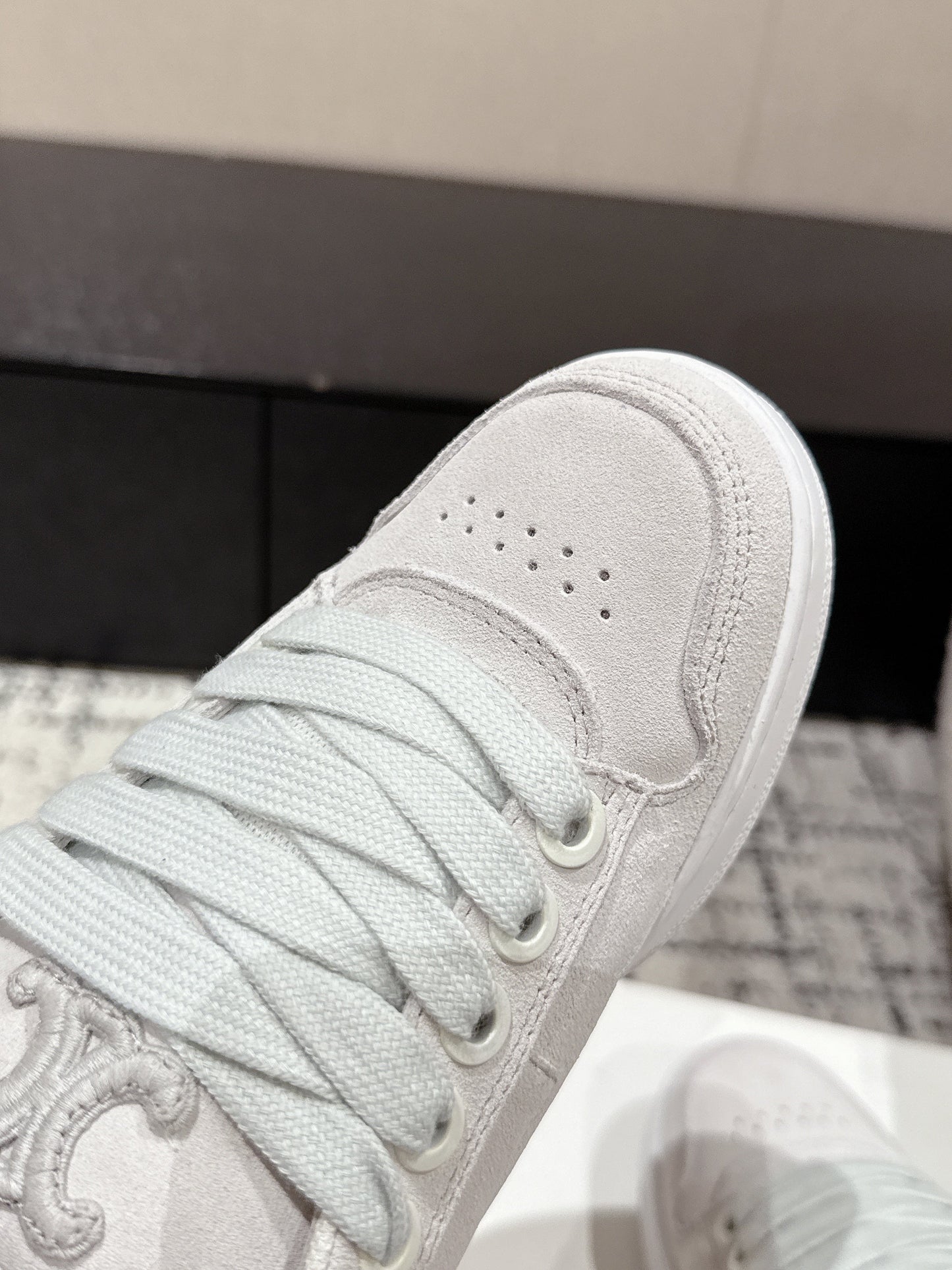 Celine CELINE 25C Huntington Low Top Sneaker White Suede 232344