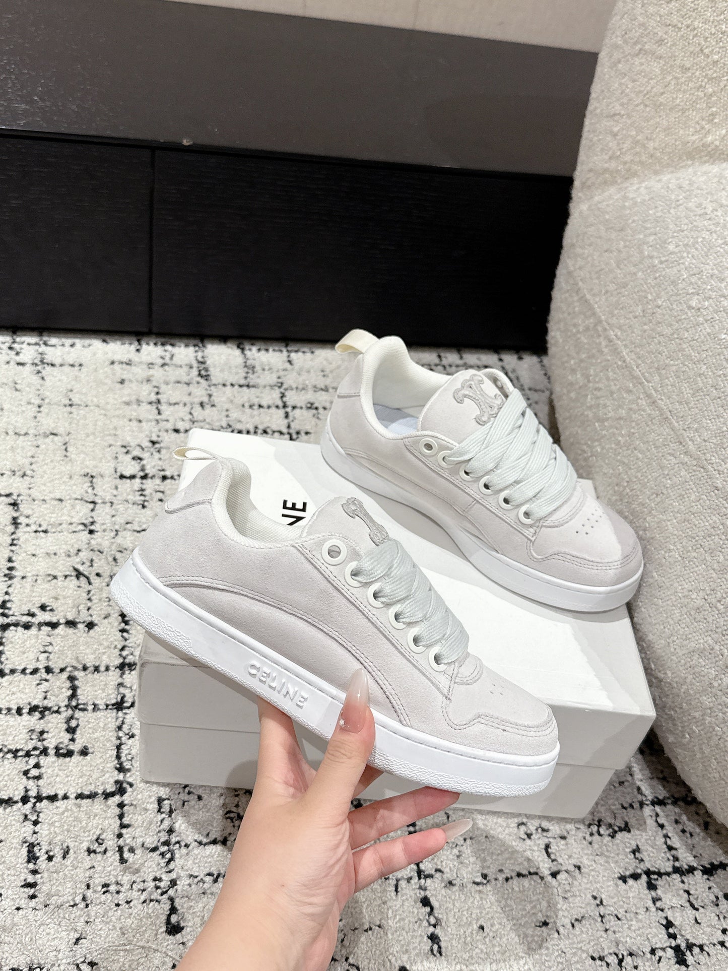 Celine CELINE 25C Huntington Low Top Sneaker White Suede 232344