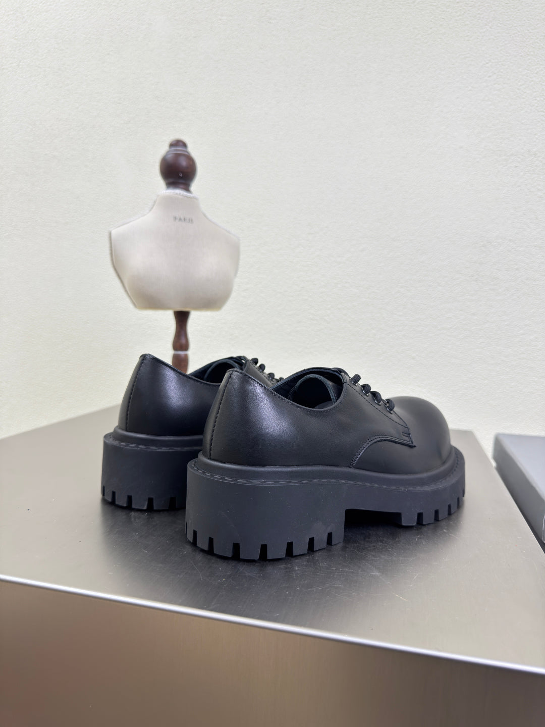 Balanciaga STOMPER DERBY IN BLACK SOFT LAMBSKIN