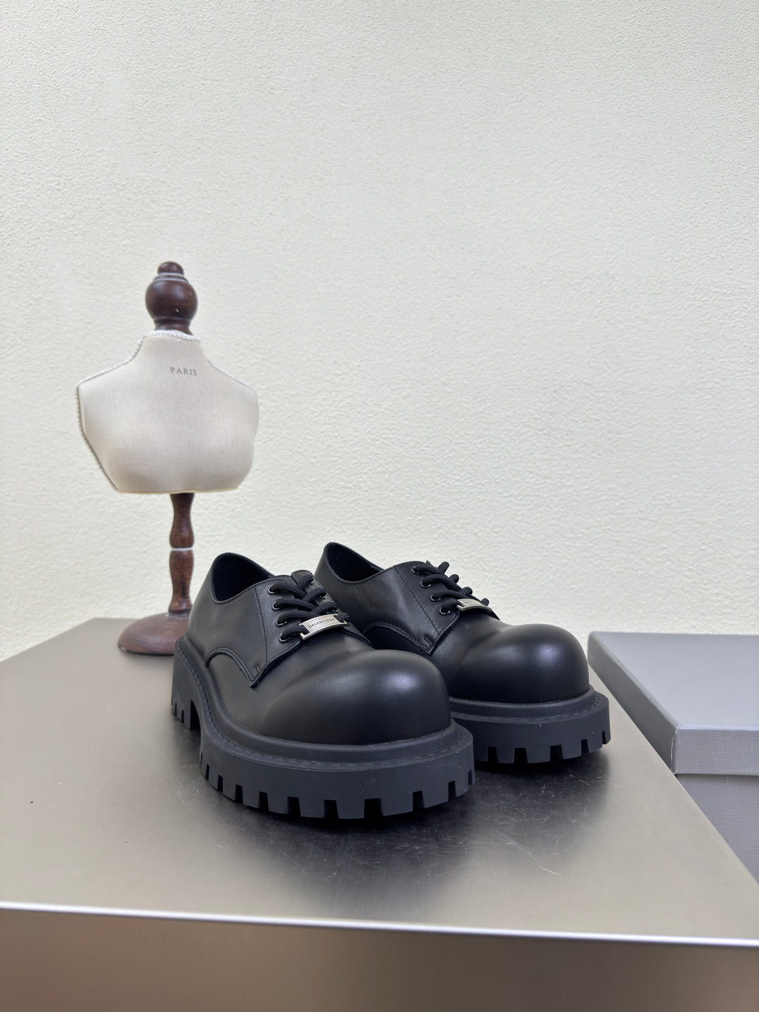 Balanciaga STOMPER DERBY IN BLACK SOFT LAMBSKIN
