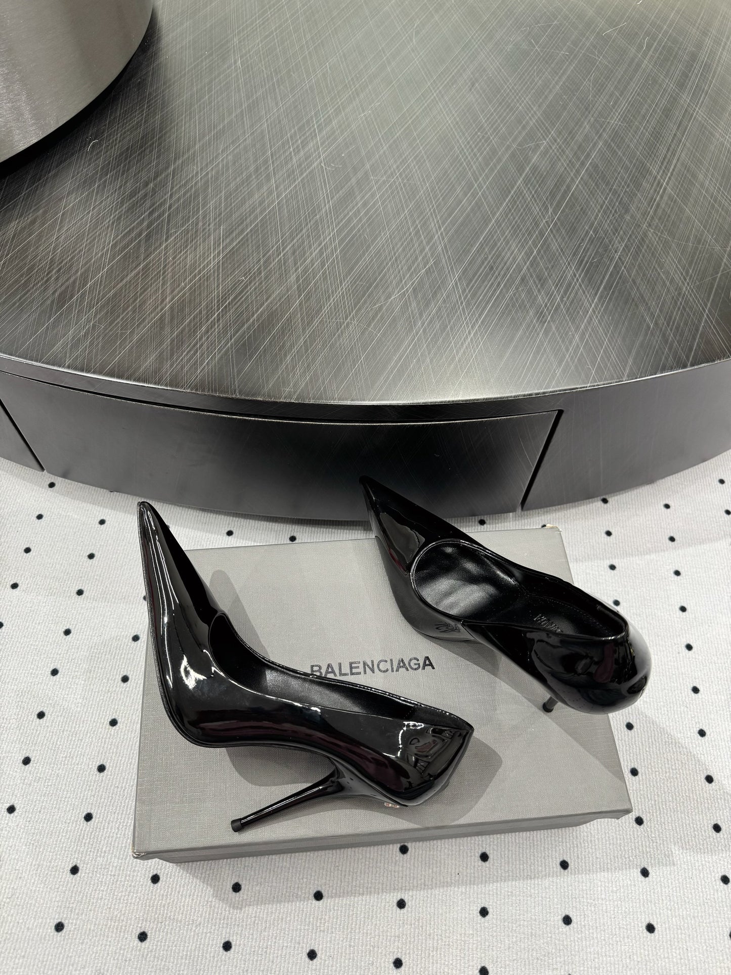 Balanciaga AVENUE 105MM PUMP IN BLACK PATENT CALFSKIN