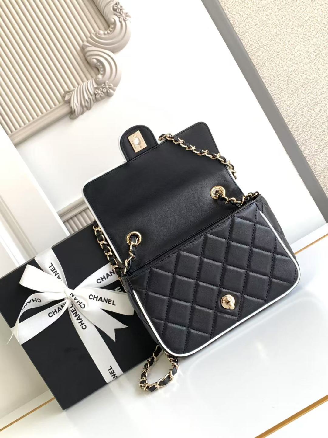 CHANEL 25P Mini Flap Bag 20cm Black White Calfskin