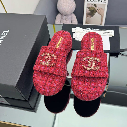 CHANEL 25 Flatform Slide Red Fabric 238490