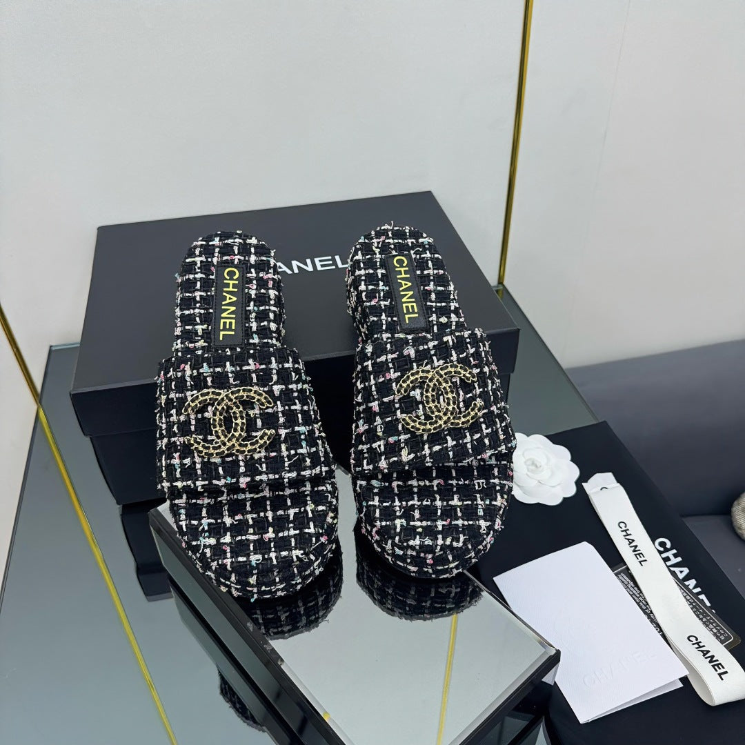 CHANEL 25 Flatform Slide Black Fabric 238492