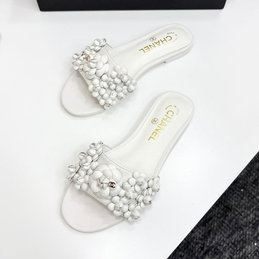 CHANEL 25C Mules Flower White Calfskin