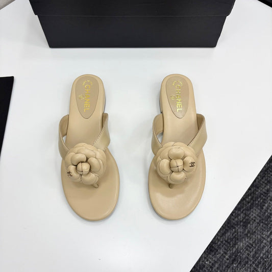 CHANEL 25 Thong Sandal Sheepskin 270792