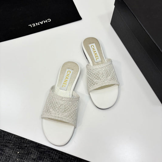 CHANEL 25 Slippers Satin and Sheepskin 270798