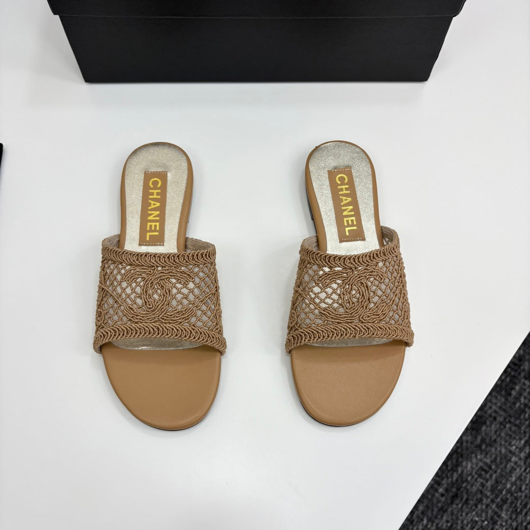 CHANEL 25 Slippers Satin and Sheepskin 270798