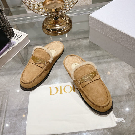 DIOR Boy Mule In Light Brown Suede With Fleece Lining 996446