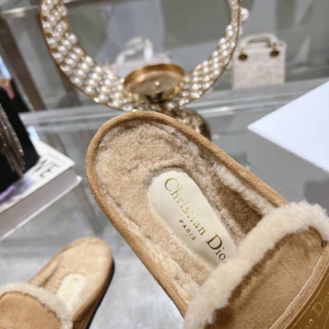 DIOR Boy Mule In Light Brown Suede With Fleece Lining 996446