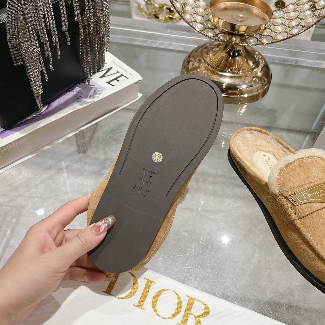 DIOR Boy Mule In Light Brown Suede With Fleece Lining 996446