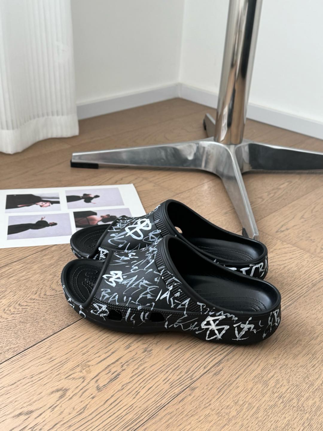 Balanciaga POOL GRAFFITI CROCS SLIDE SANDALS IN BLACK AND WHITE RUBBER