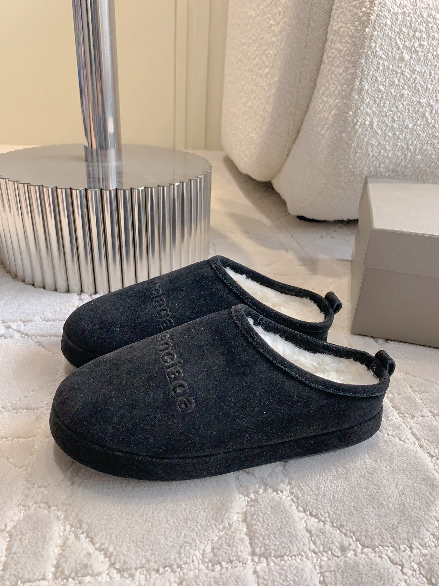 Balanciaga ALASKA SLIPPER IN BLACK SUEDE