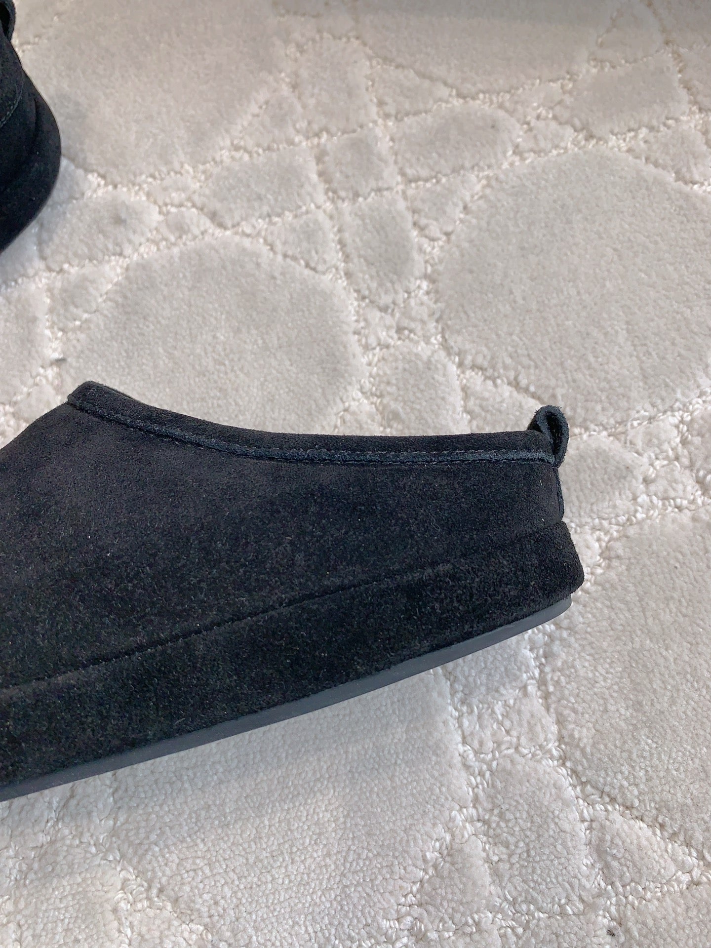 Balanciaga ALASKA SLIPPER IN BLACK SUEDE