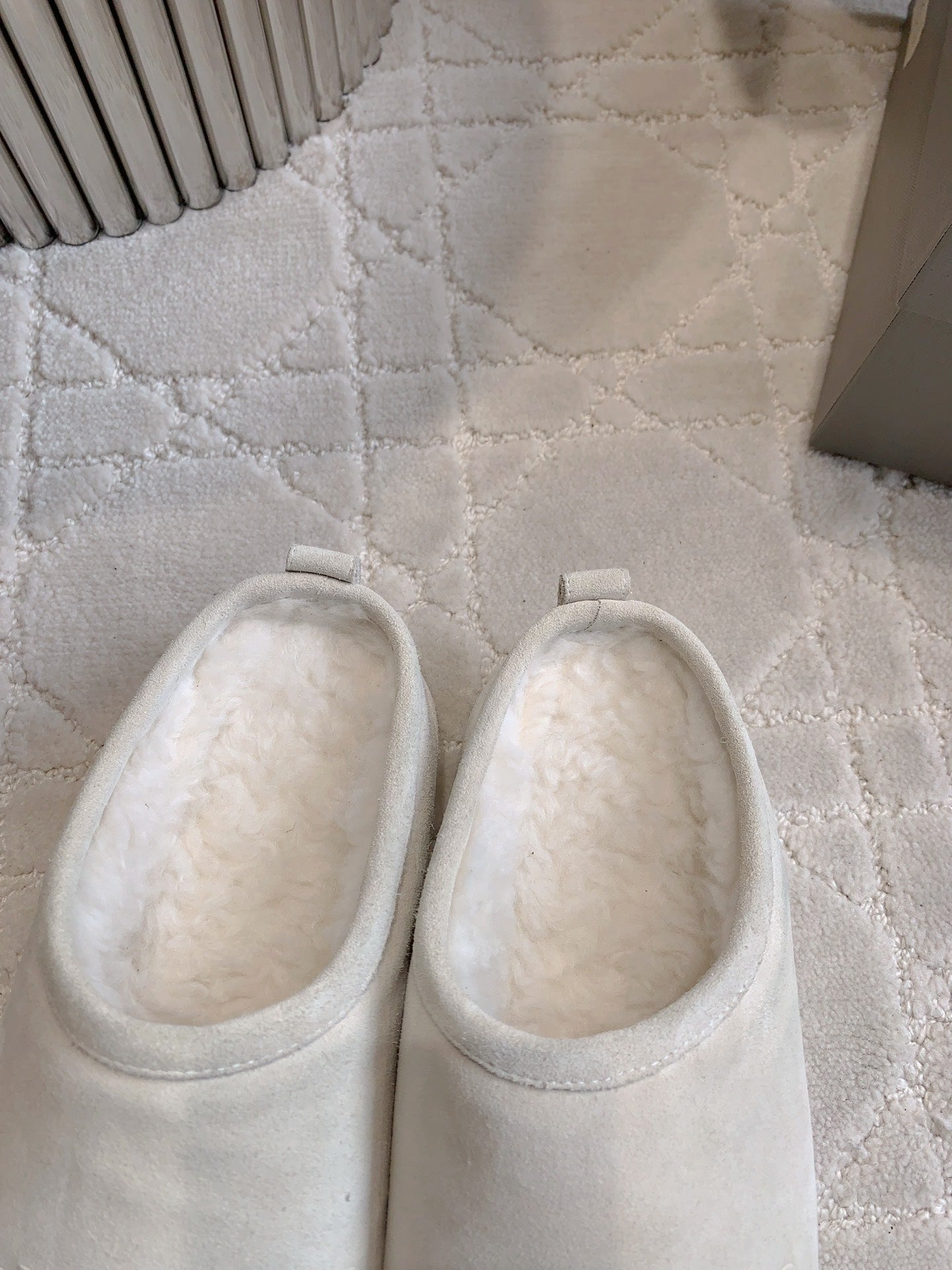 Balanciaga ALASKA SLIPPER IN WHITE SUEDE