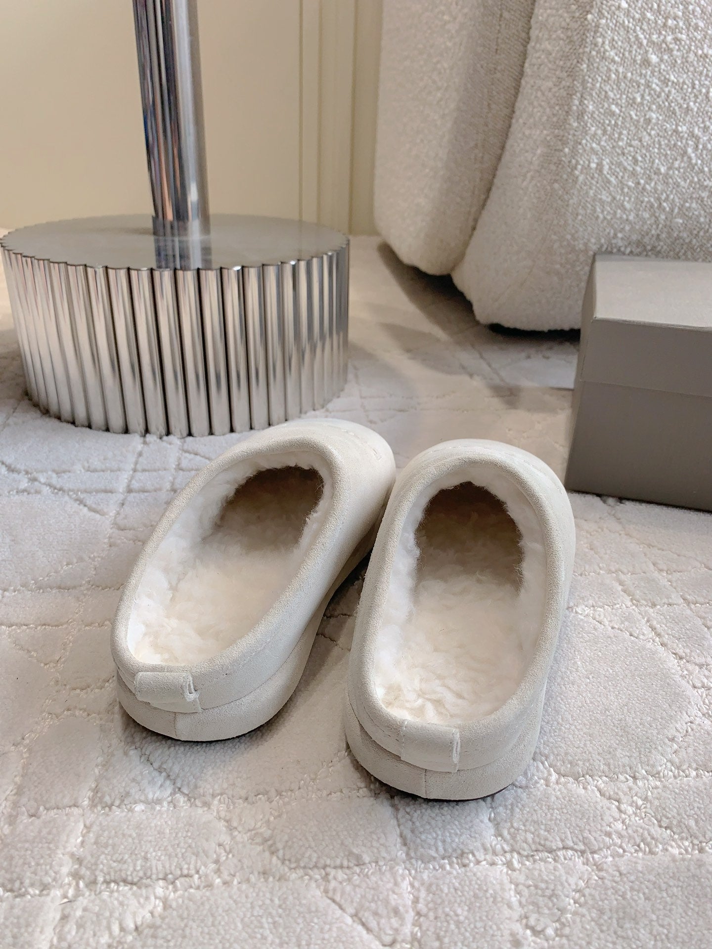 Balanciaga ALASKA SLIPPER IN WHITE SUEDE