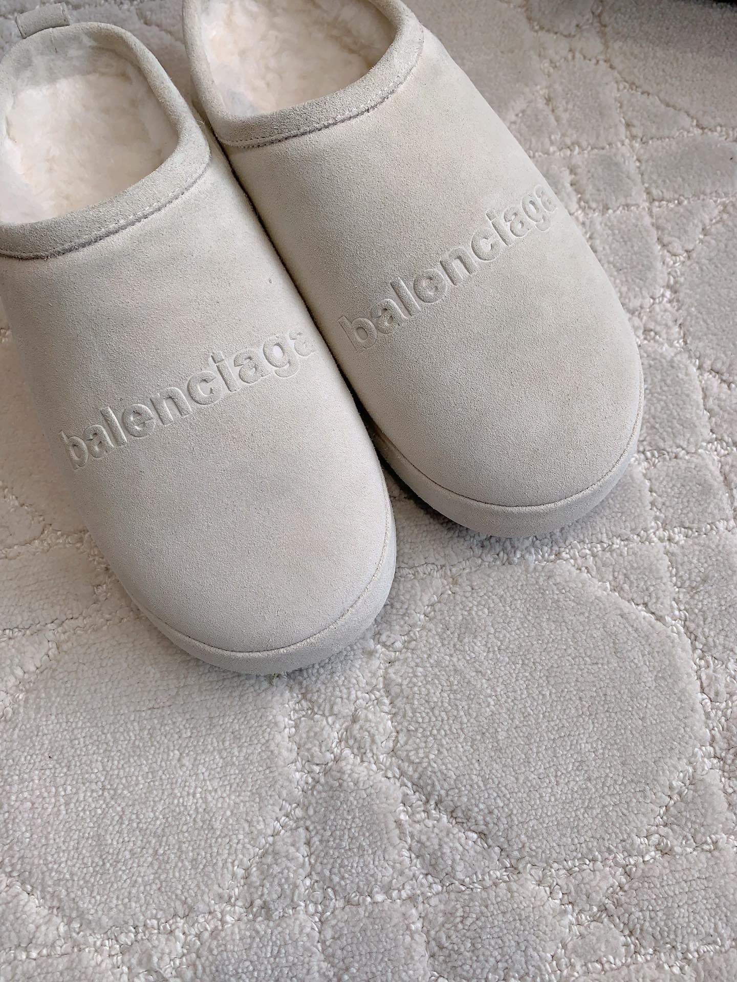 Balanciaga ALASKA SLIPPER IN WHITE SUEDE