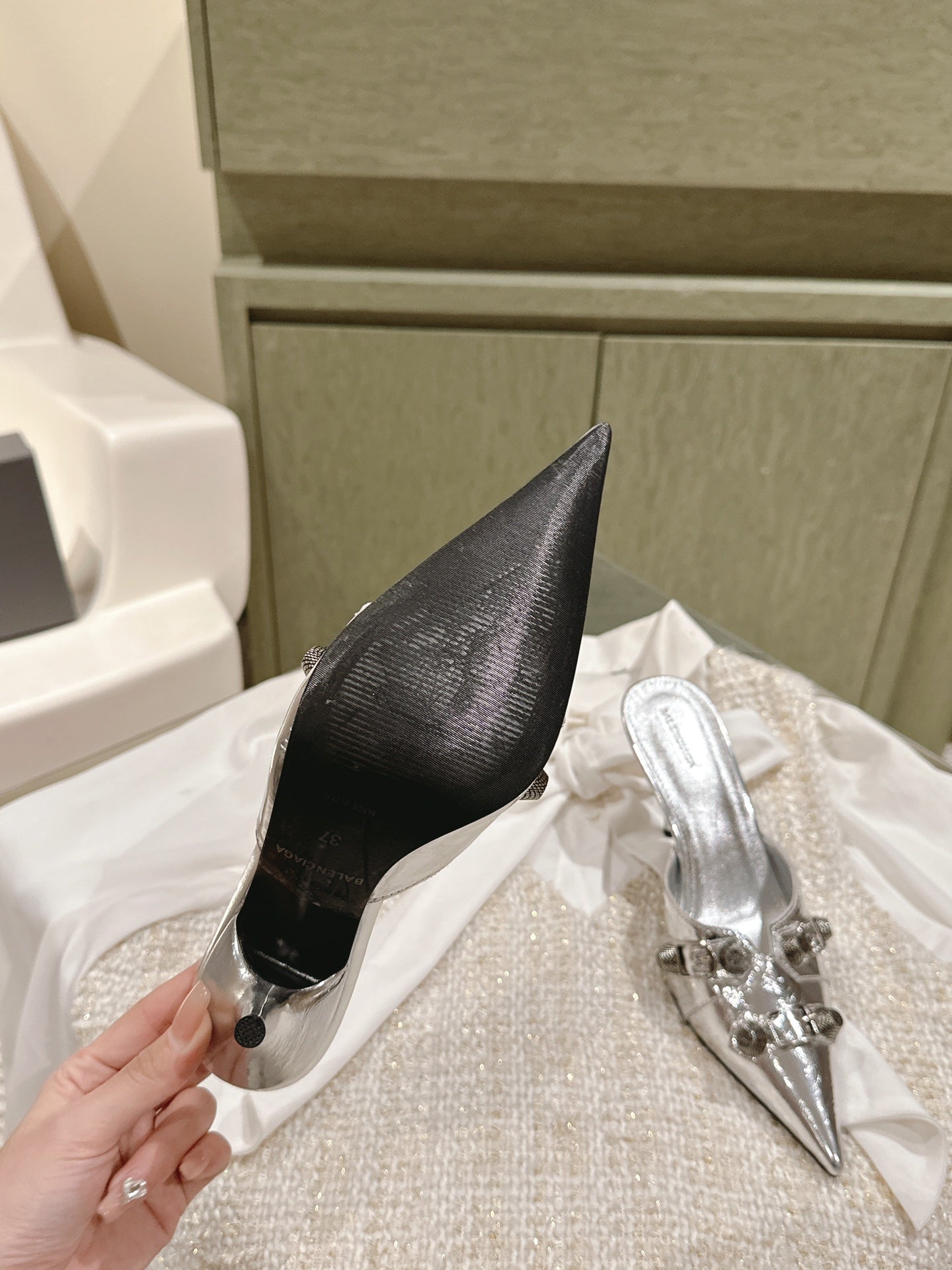 Balanciaga CAGOLE POINTED HIGH MULES IN SILVER SHINY CALFSKIN