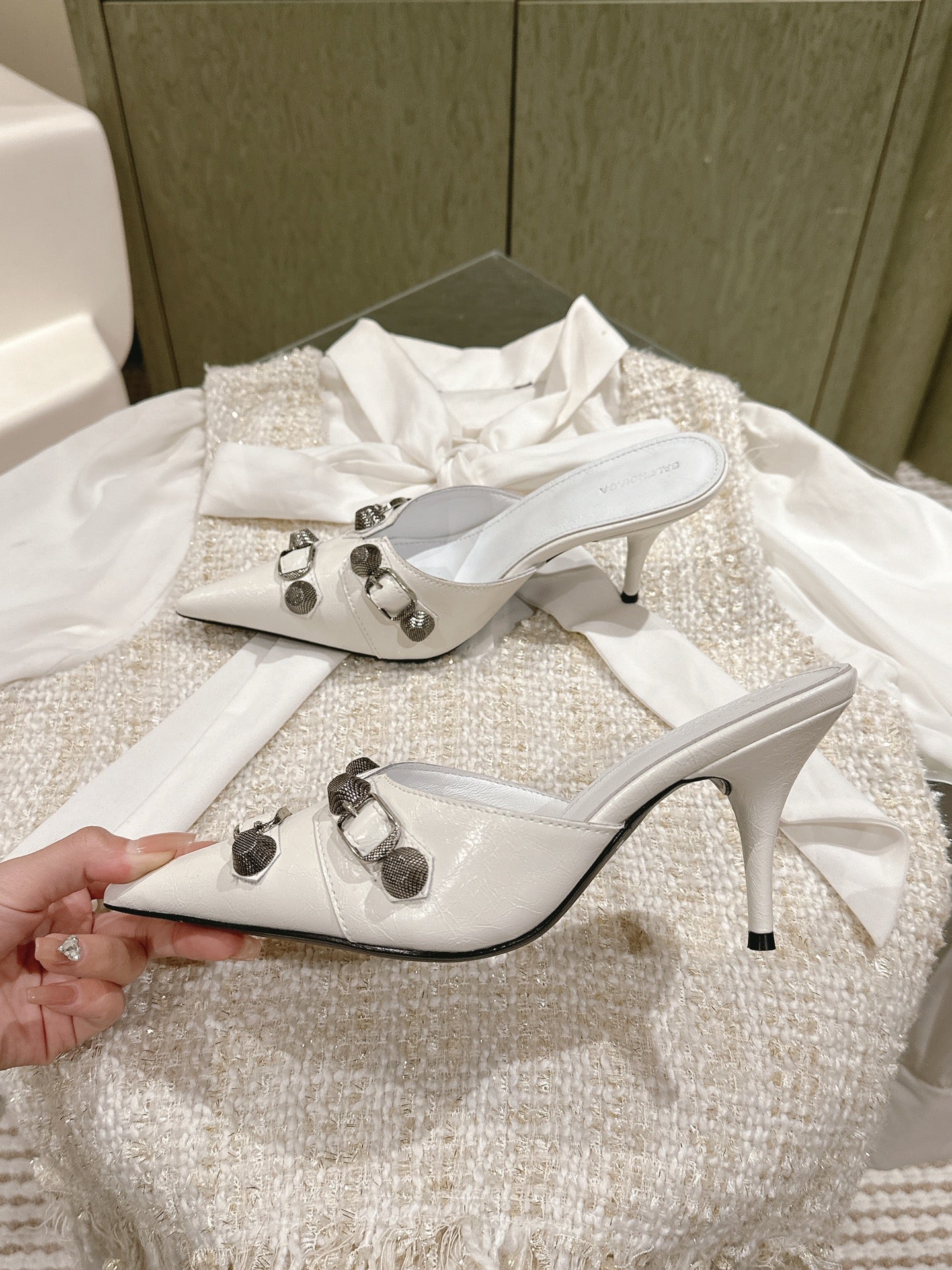 Balanciaga CAGOLE POINTED HIGH MULES IN WHITE SHINY CALFSKIN