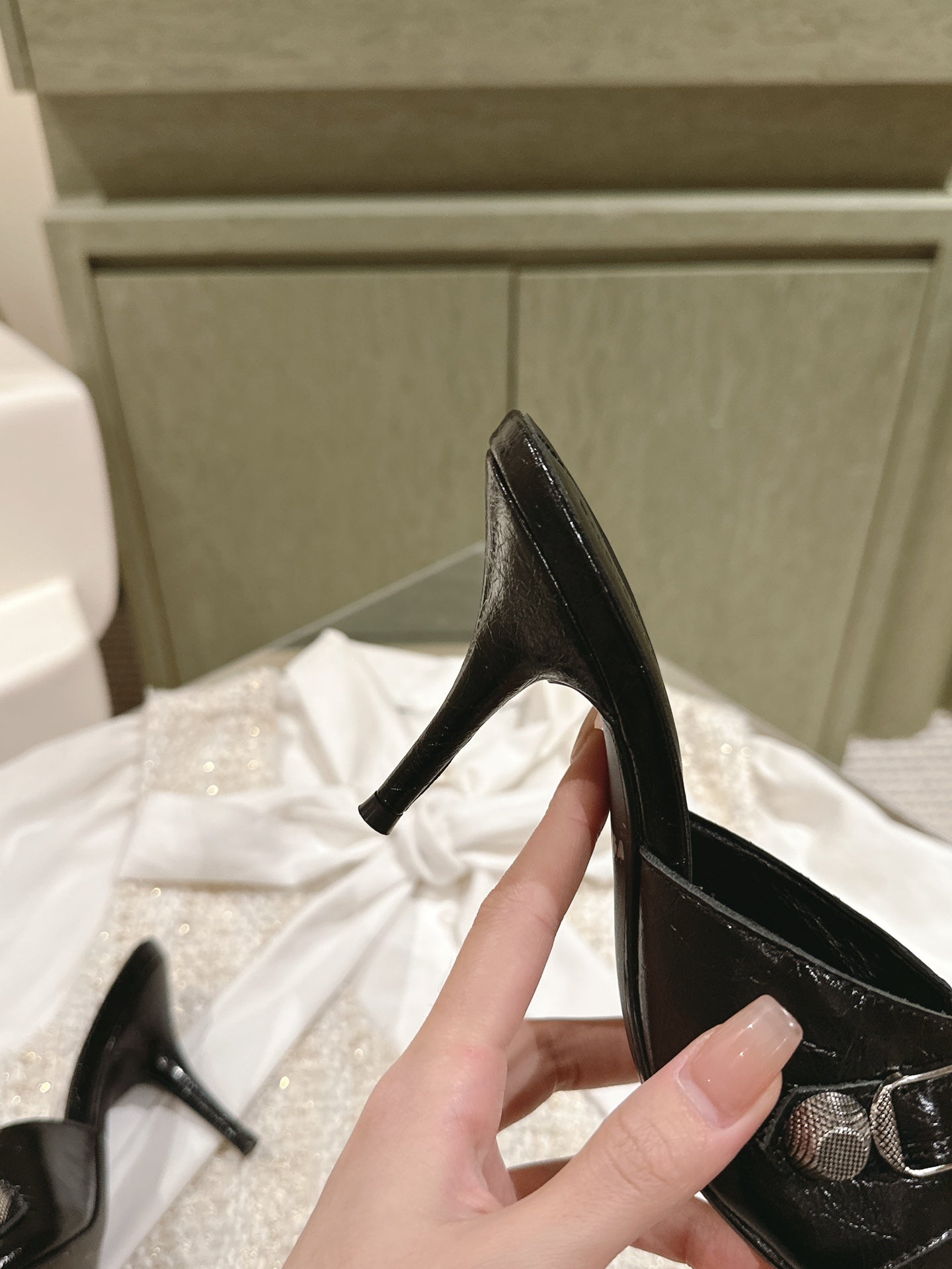 Balanciaga CAGOLE POINTED HIGH MULES IN BLACK SHINY CALFSKIN