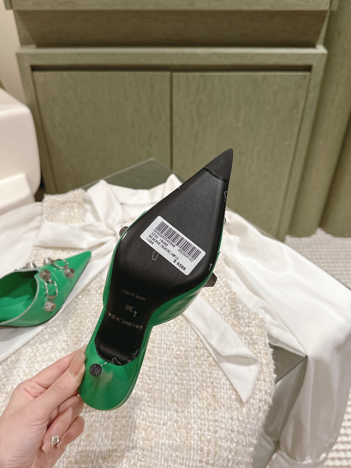 Balanciaga CAGOLE POINTED HIGH MULES IN GREEN SHINY CALFSKIN