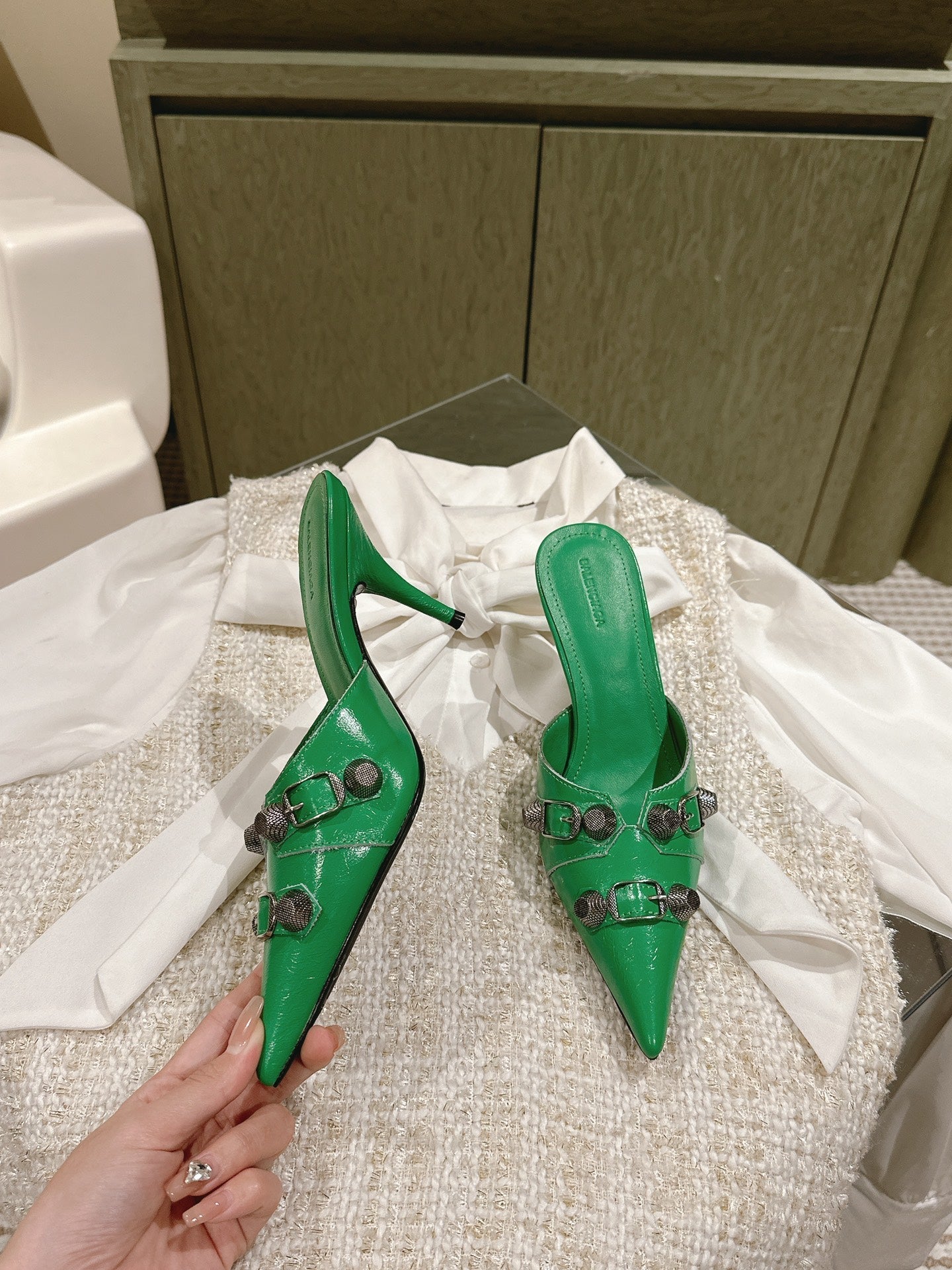 Balanciaga CAGOLE POINTED HIGH MULES IN GREEN SHINY CALFSKIN