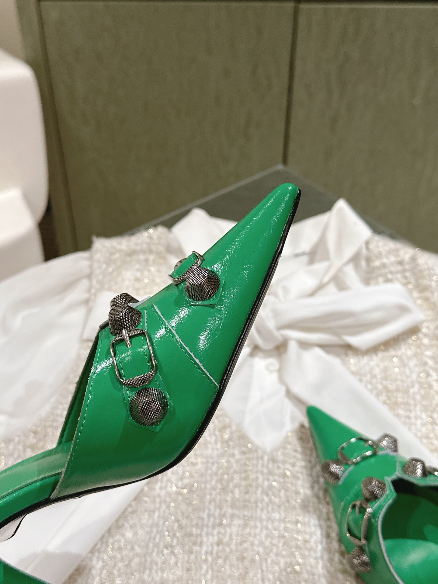 Balanciaga CAGOLE POINTED HIGH MULES IN GREEN SHINY CALFSKIN