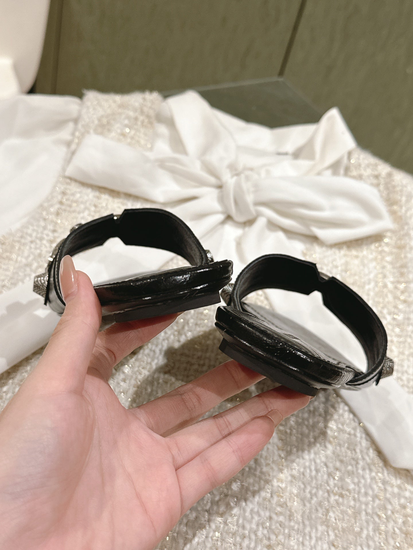 Balanciaga CAGOLE FLAT SANDALS IN BLACK WAX-OIL SHEEPSKIN