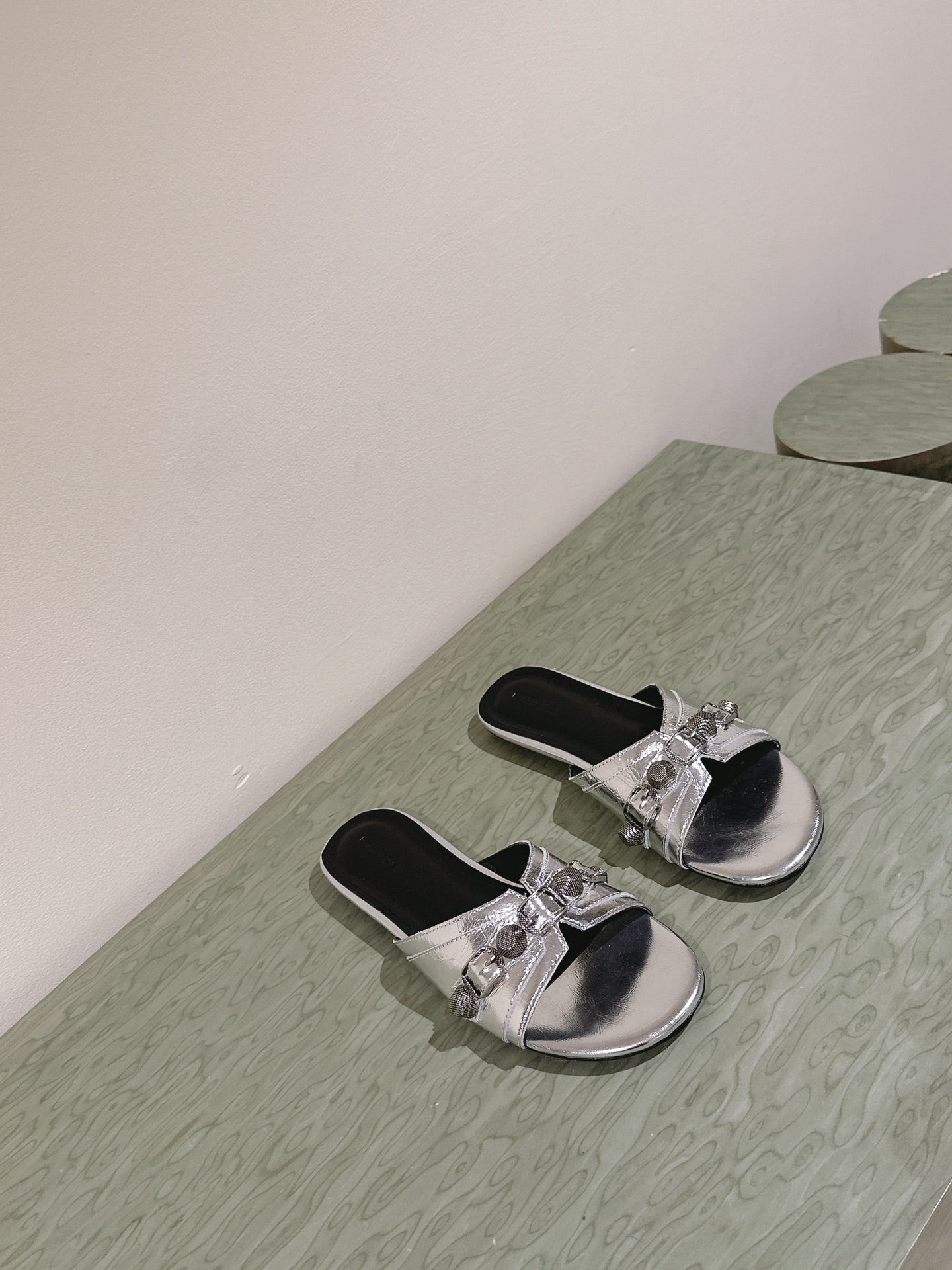 Balanciaga CAGOLE FLAT SANDALS IN SILVER WAX-OIL SHEEPSKIN