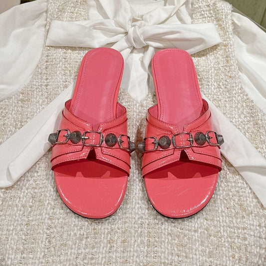 Balanciaga CAGOLE FLAT SANDALS IN ROMAN PINK WAX-OIL SHEEPSKIN