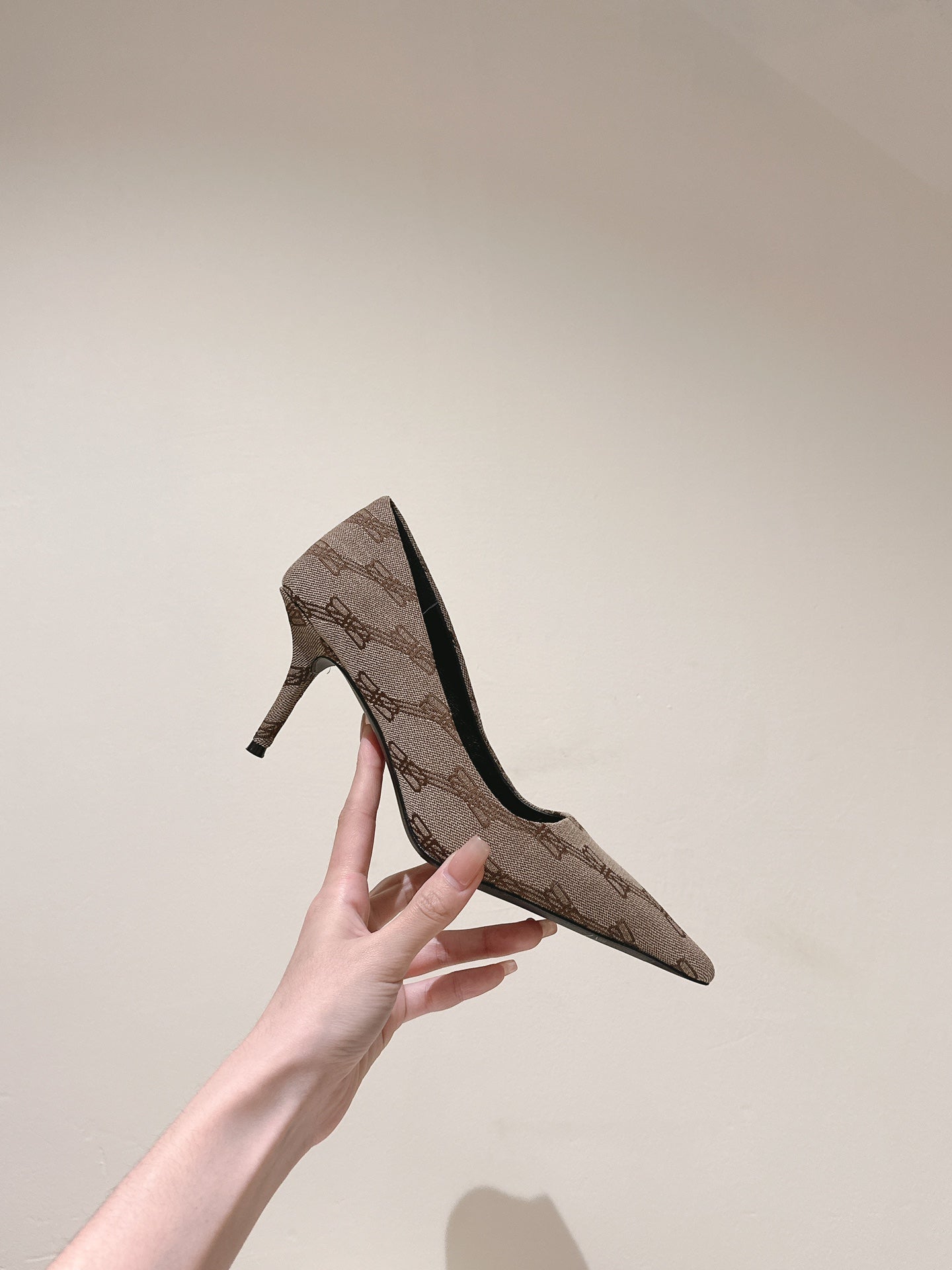 Balanciaga POINTED HIGH PUMPS IN BEIGE MONOGRAM JACQUARD FABRIC