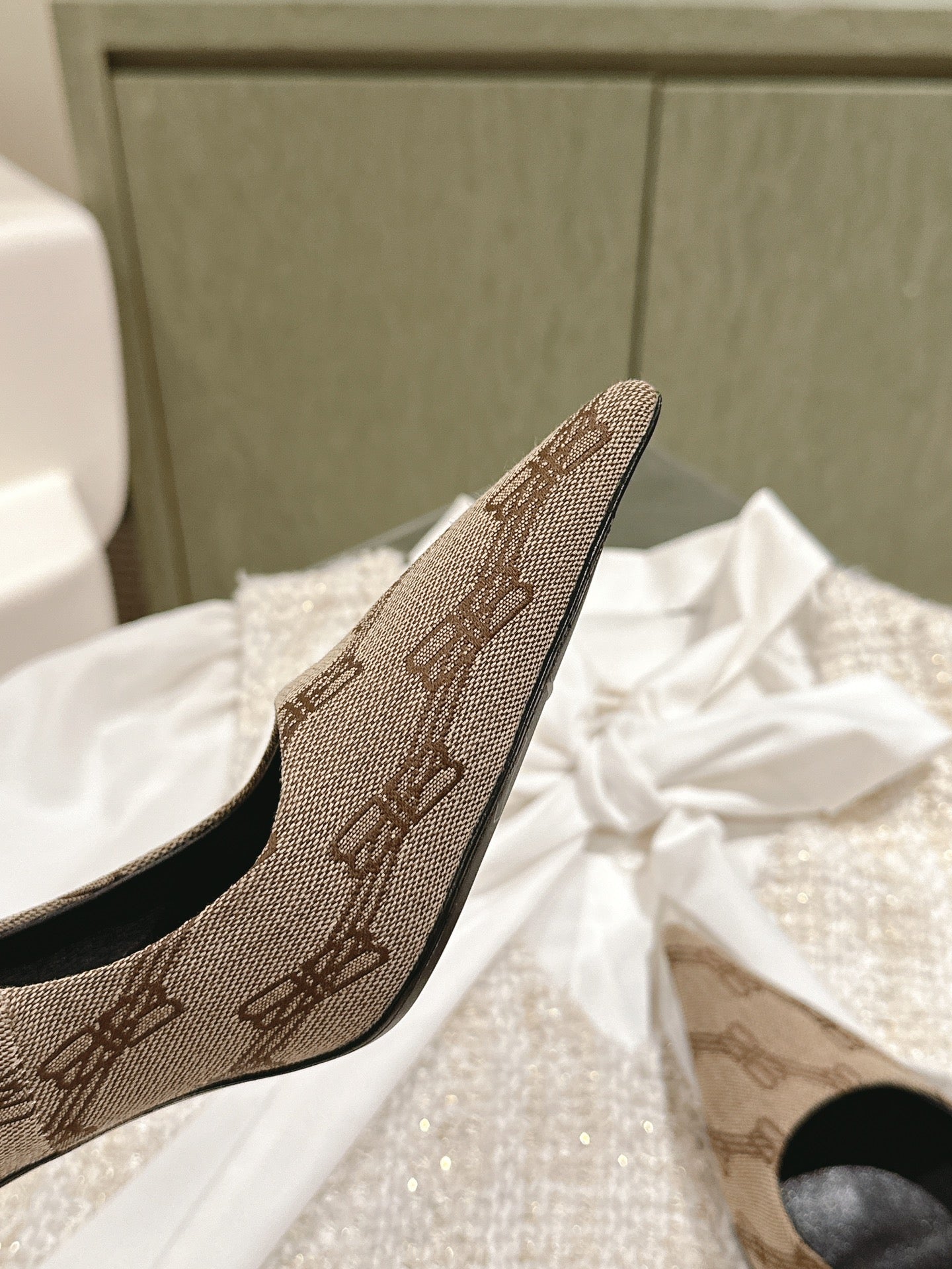 Balanciaga POINTED HIGH PUMPS IN BEIGE MONOGRAM JACQUARD FABRIC