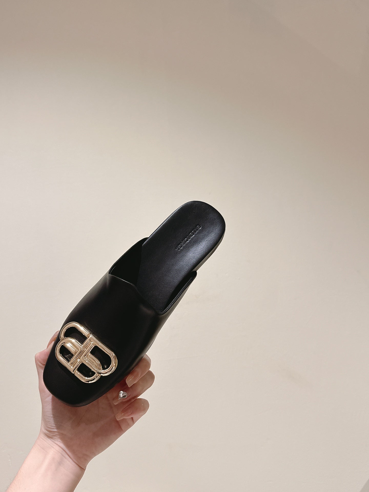 Balanciaga FLAT MULES IN BLACK SMOOTH CALFSKIN GOLD BUCKLE