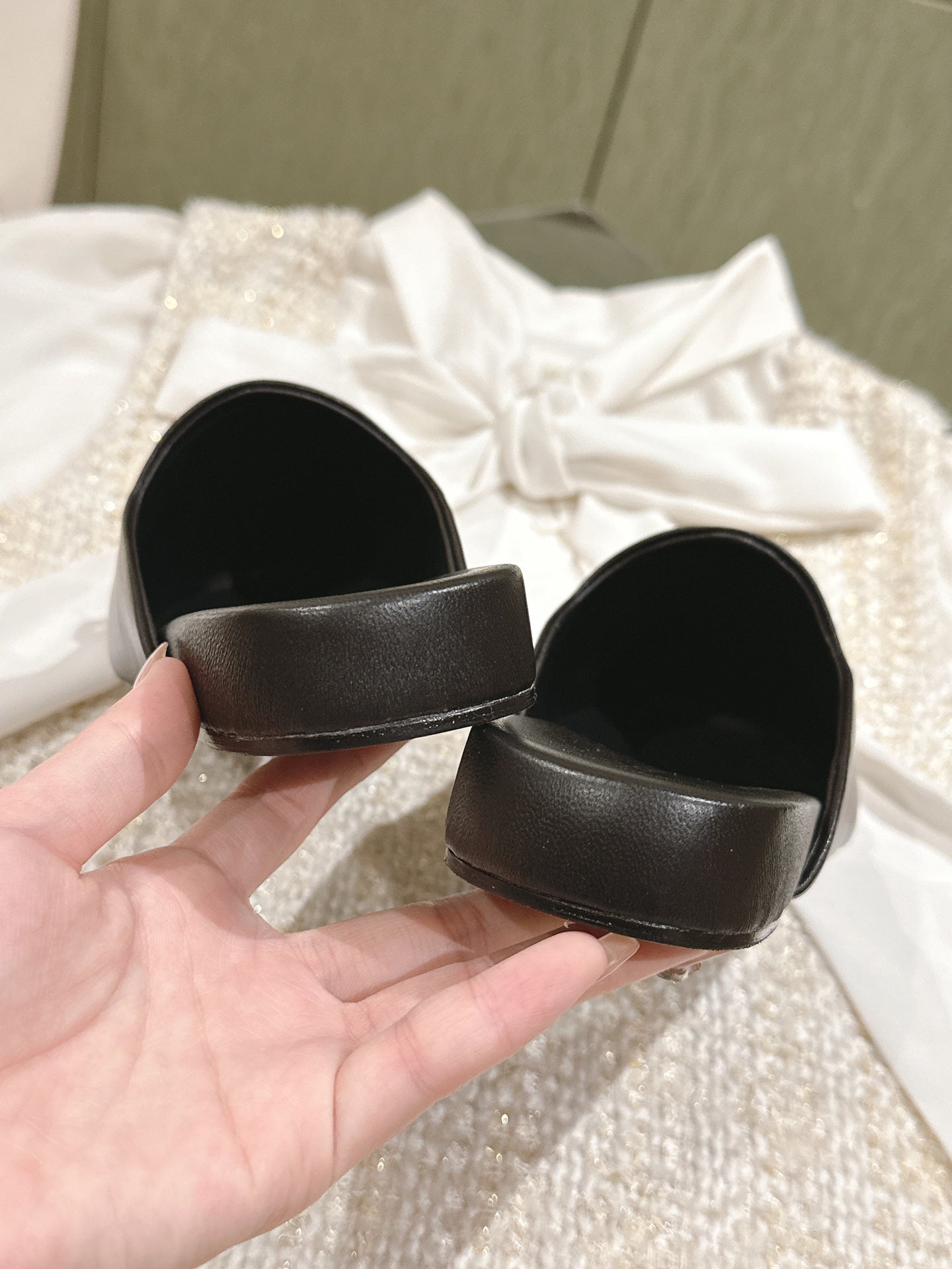 Balanciaga FLAT MULES IN BLACK SMOOTH CALFSKIN GOLD BUCKLE