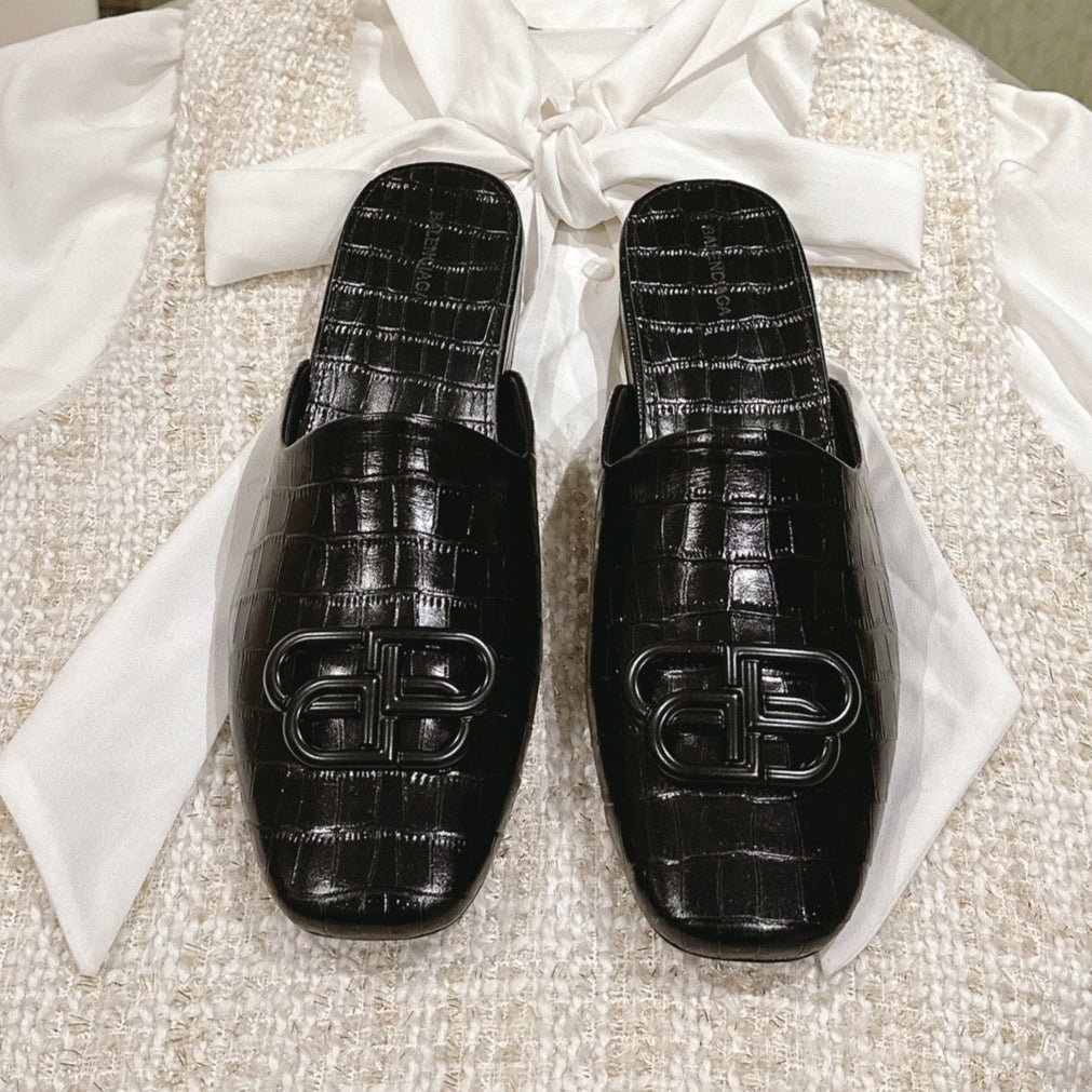 Balanciaga FLAT MULES IN BLACK CROCODILE EMBOSSED GLOSSY CALFSKIN