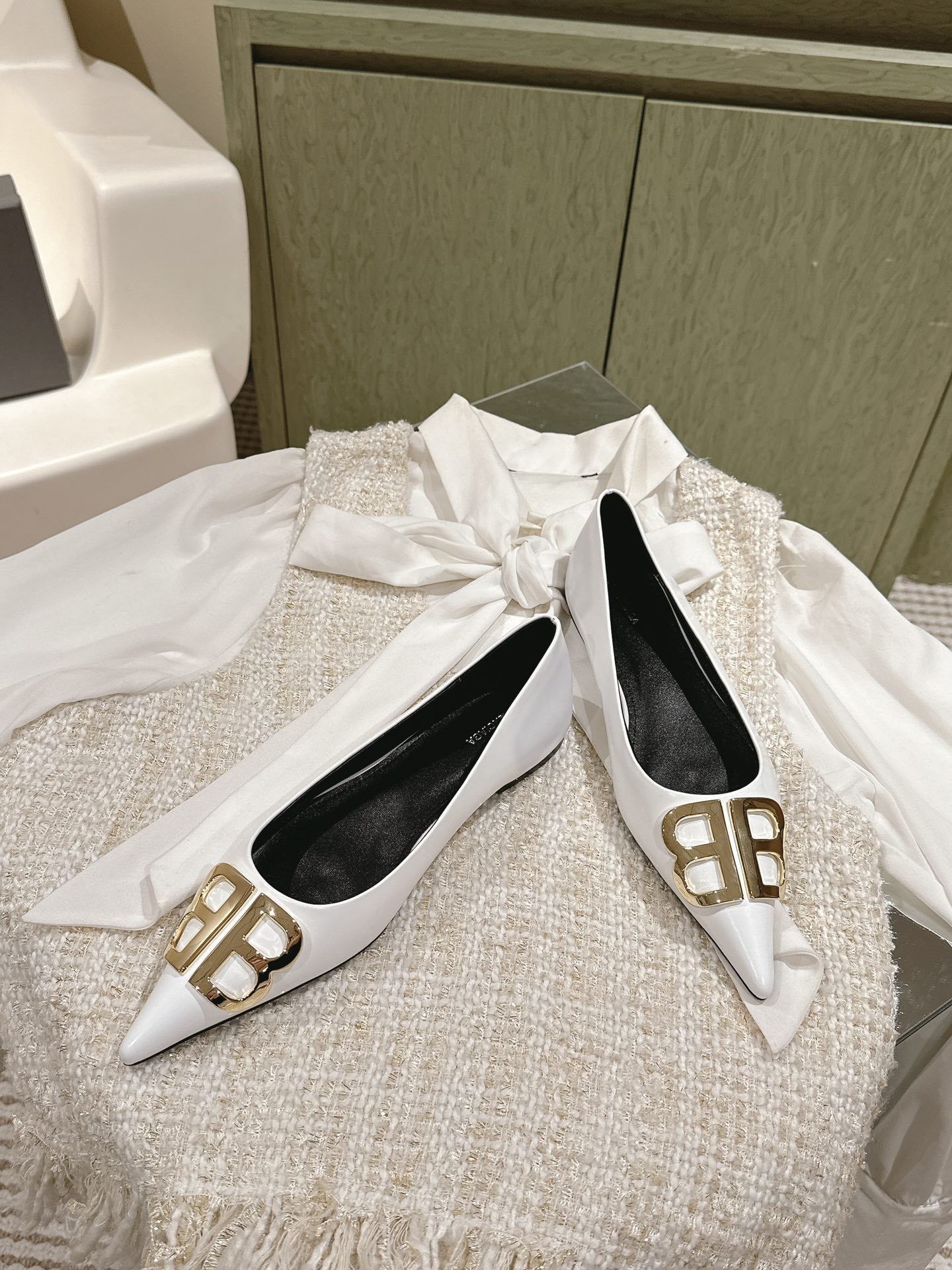 Balanciaga POINTED BB GOLD BUCKLE BALLET FLAT IN WHITE SHINY LAMBSKIN