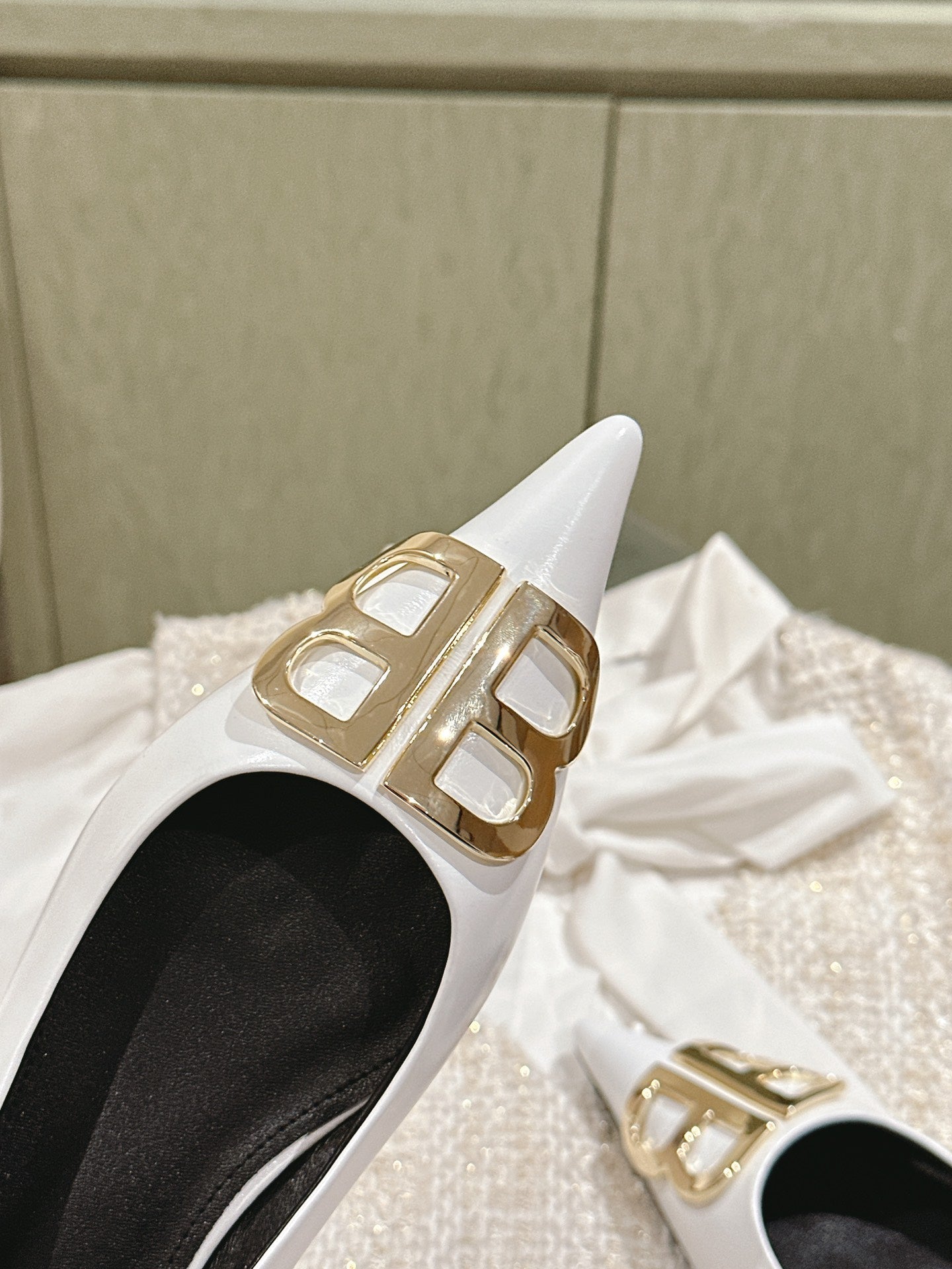 Balanciaga POINTED BB GOLD BUCKLE BALLET FLAT IN WHITE SHINY LAMBSKIN