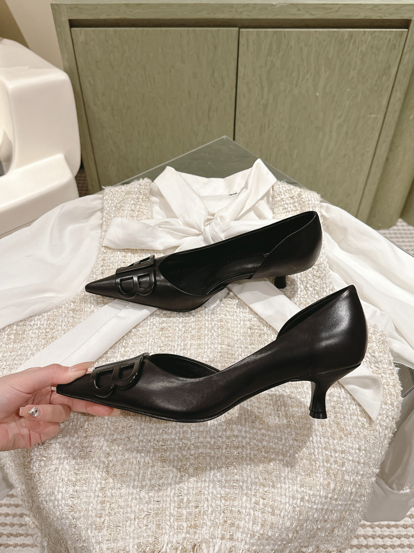 Balanciaga POINTED BB BLACK BUCKLE KITTEN HEEL PUMPS IN BLACK SMOOTH LAMBSKIN