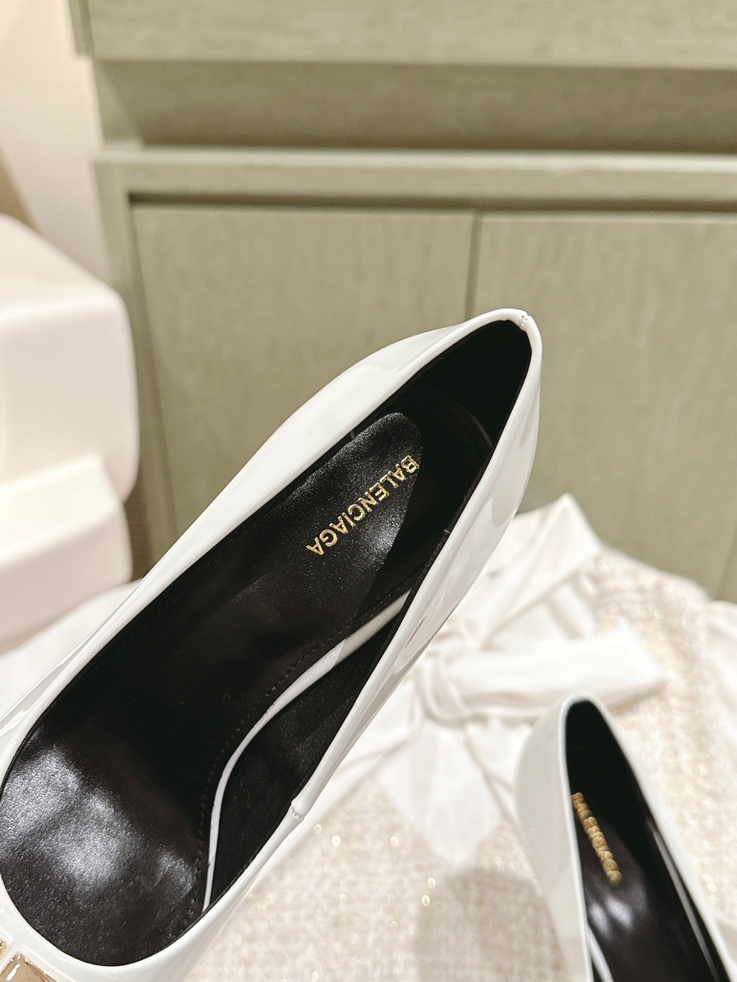 Balanciaga POINTED BB GOLD BUCKLE HIGH PUMPS 85MM IN WHITE PATENT CALFSKIN