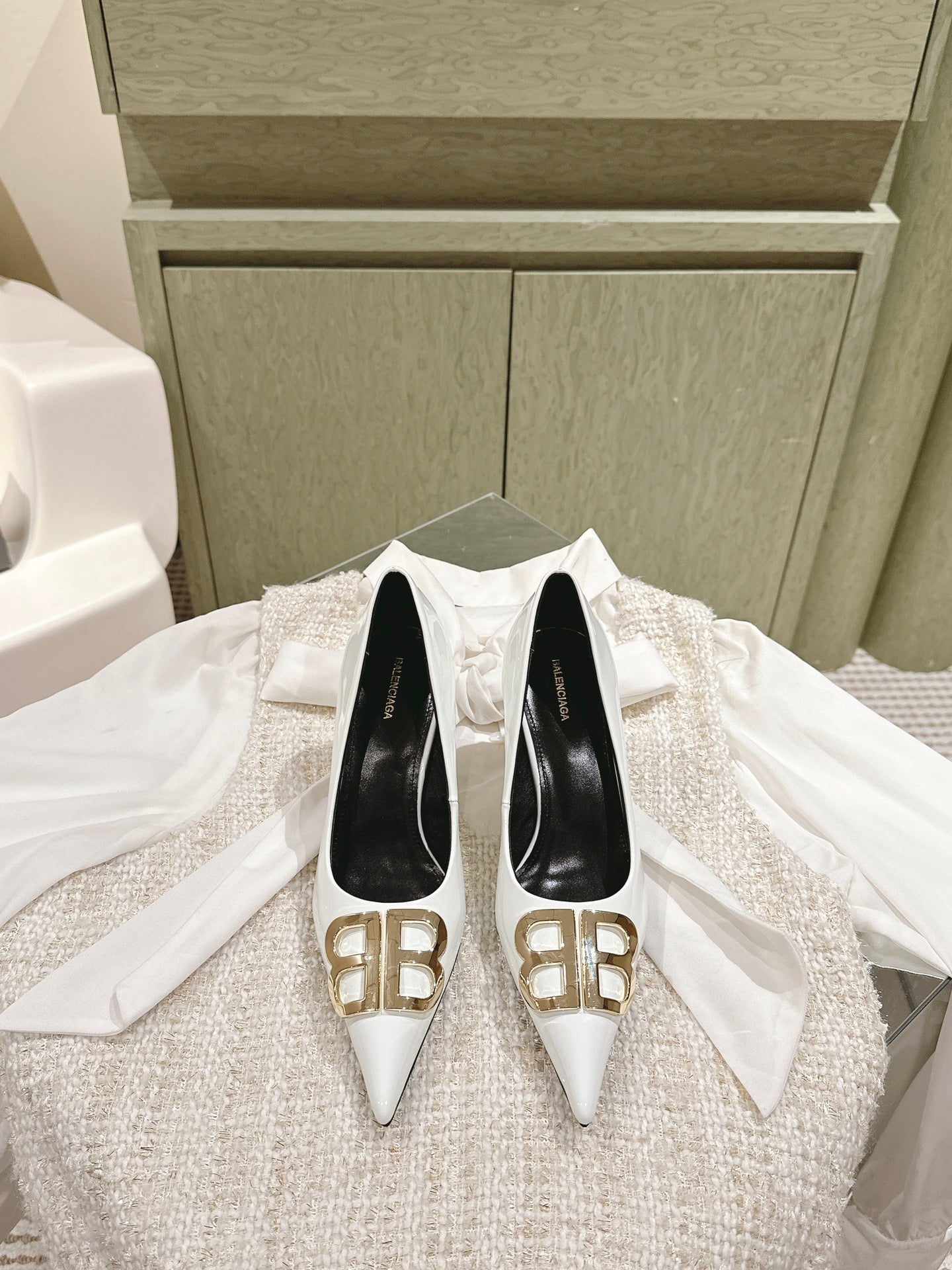 Balanciaga POINTED BB GOLD BUCKLE HIGH PUMPS 85MM IN WHITE PATENT CALFSKIN