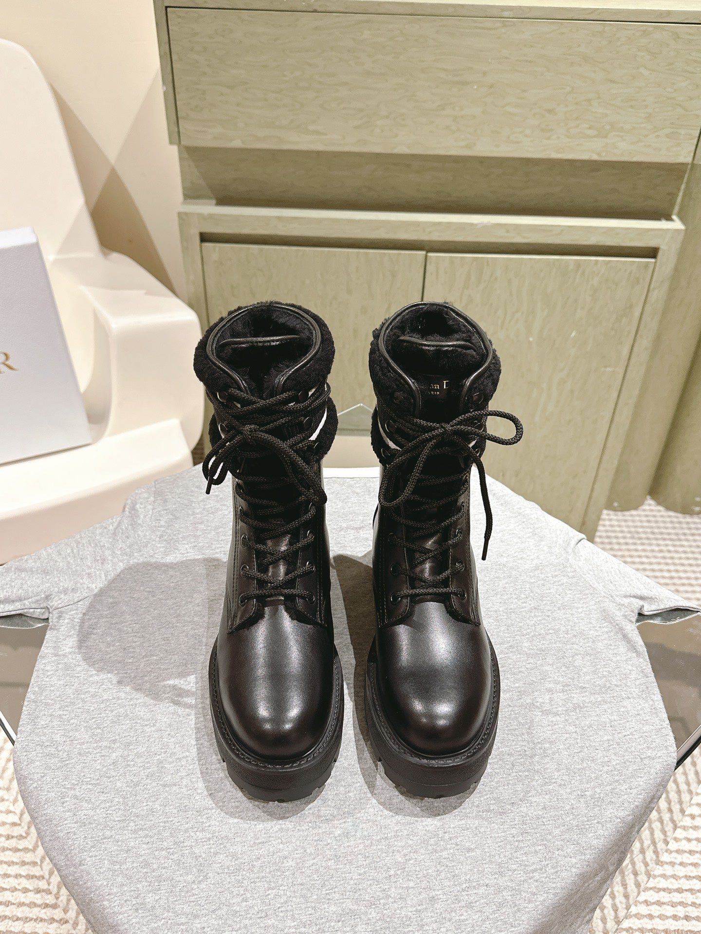 DIOR Ankle Boots In Black Calfskin With Wool Fleece Lining 995819