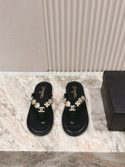 CHANEL 25 Thong Sandal sheepskin 267855