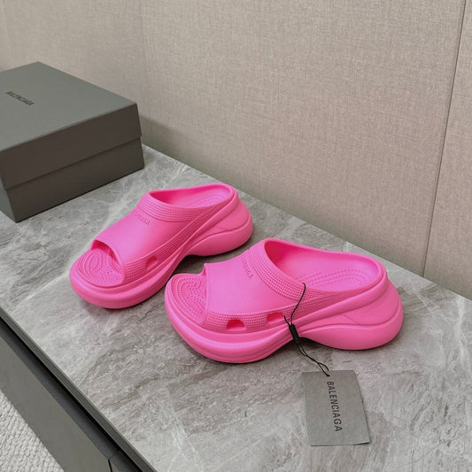 Balanciaga POOL CROCS SLIDE SANDAL IN BRIGHT PINK RUBBER