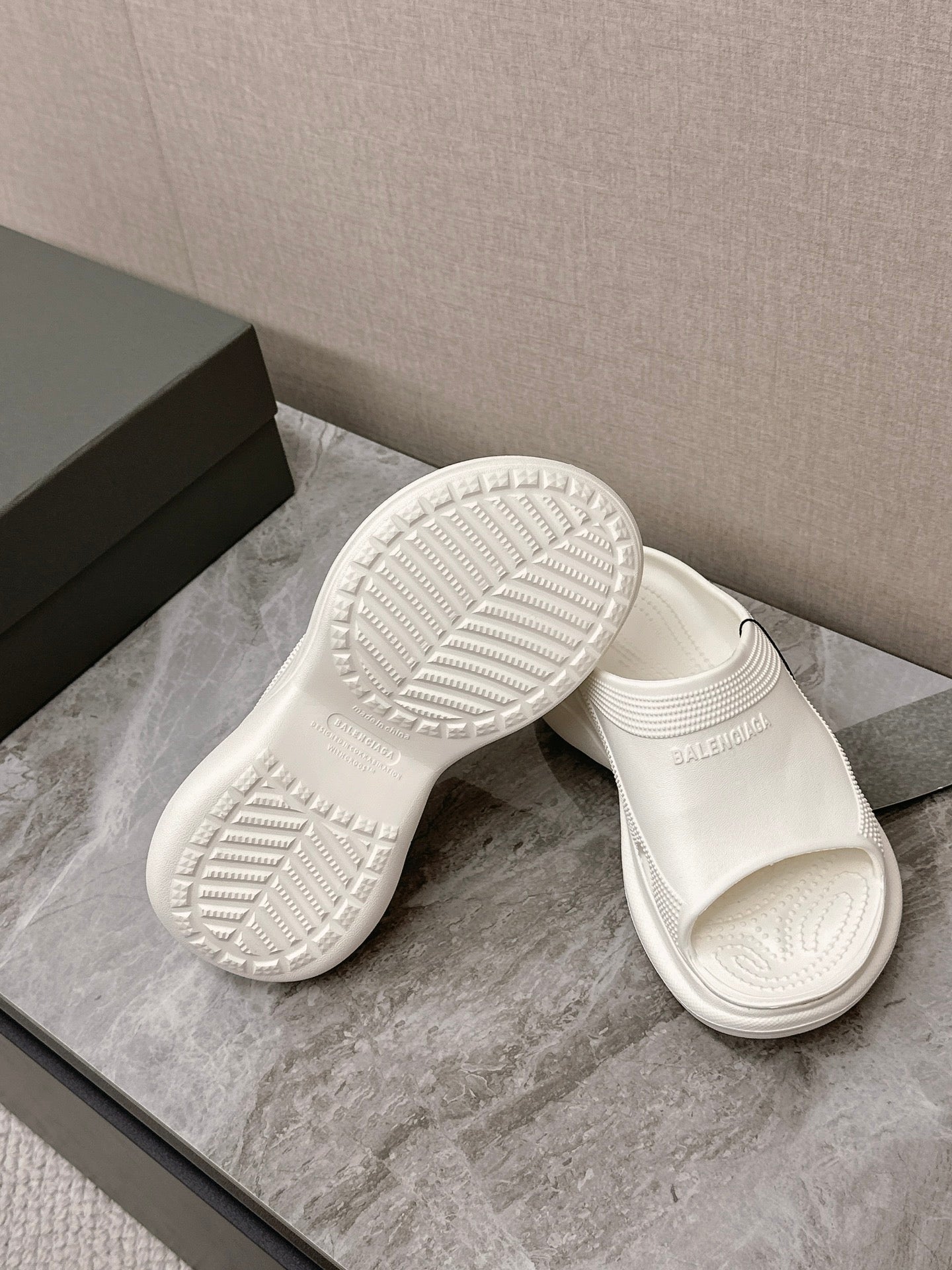 Balanciaga POOL CROCS SLIDE SANDAL IN WHITE RUBBER