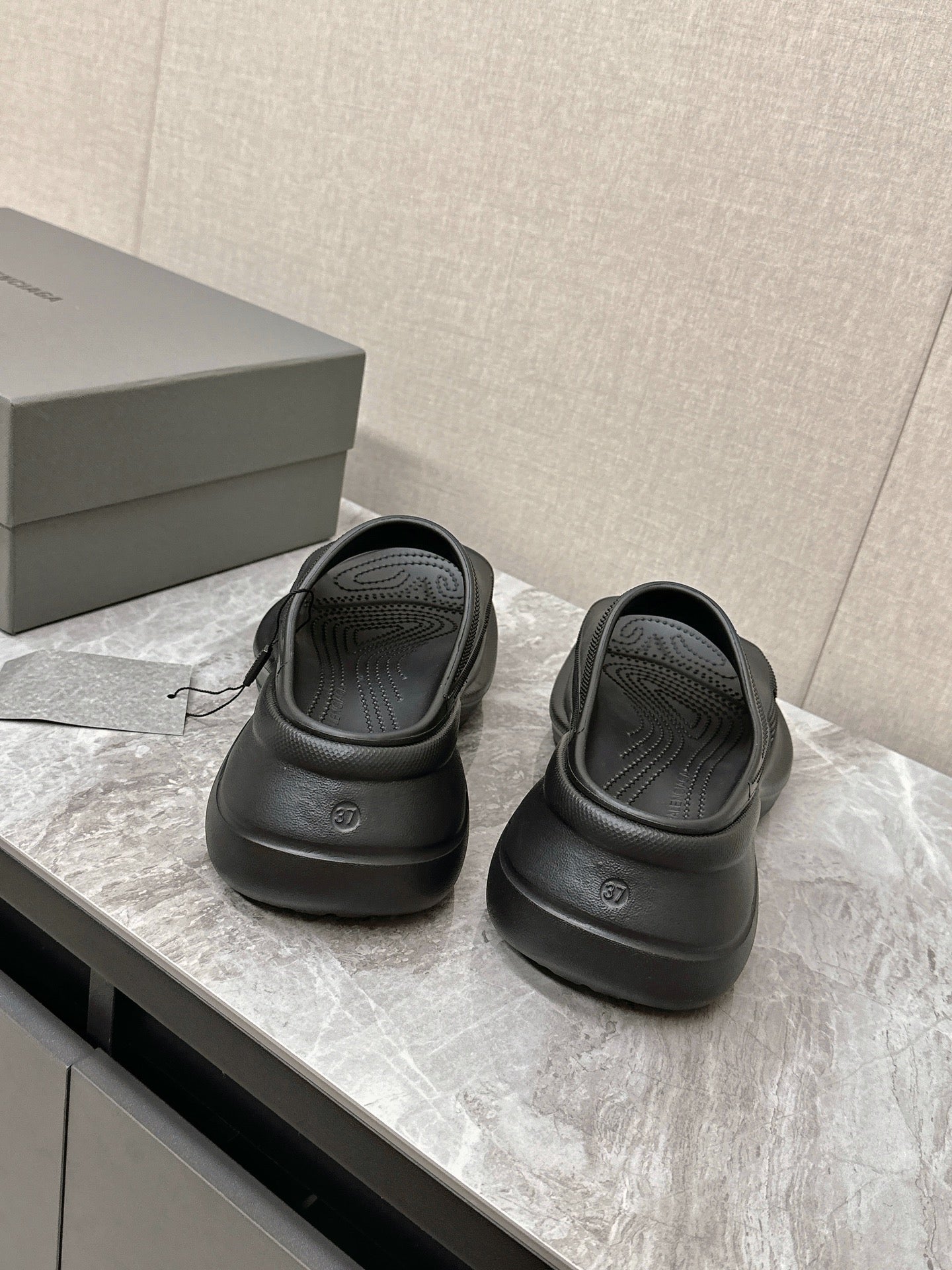 Balanciaga POOL CROCS SLIDE SANDAL IN BLACK RUBBER