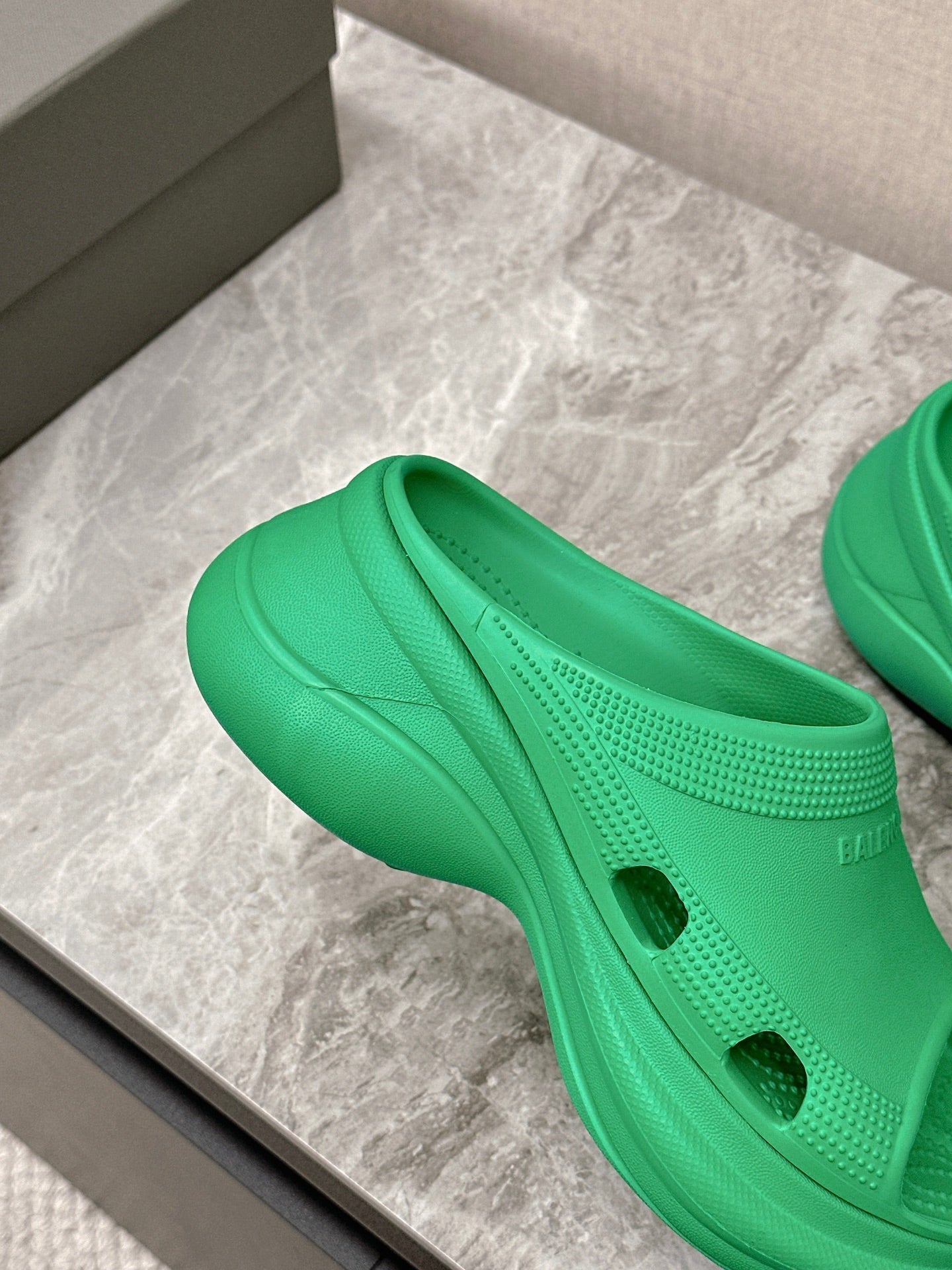 Balanciaga POOL CROCS SLIDE SANDAL IN GREEN RUBBER