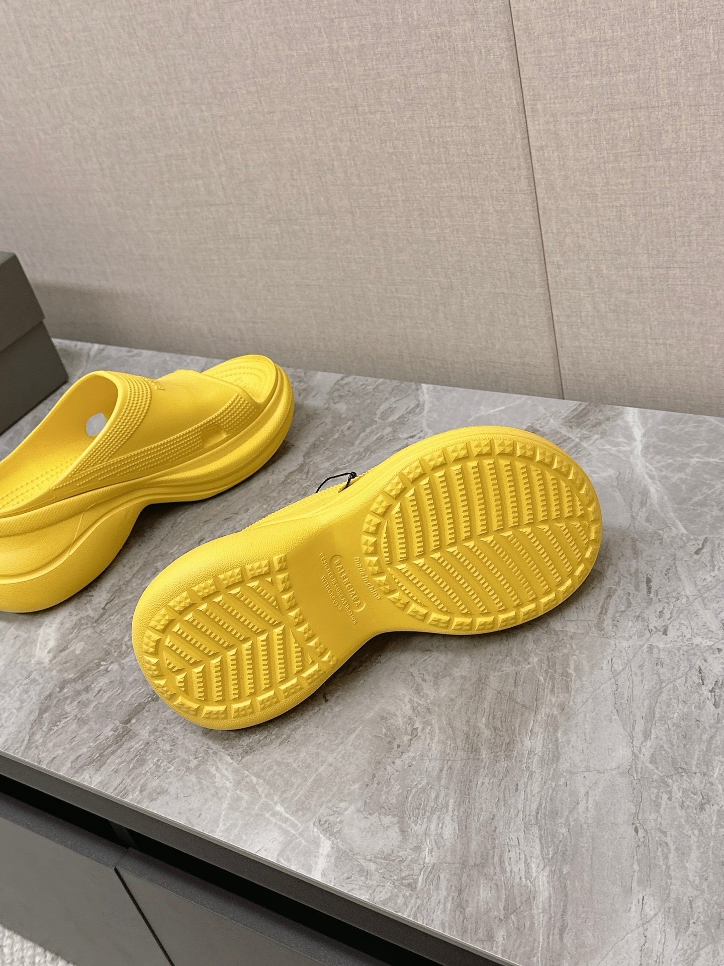 Balanciaga POOL CROCS SLIDE SANDAL IN YELLOW RUBBER