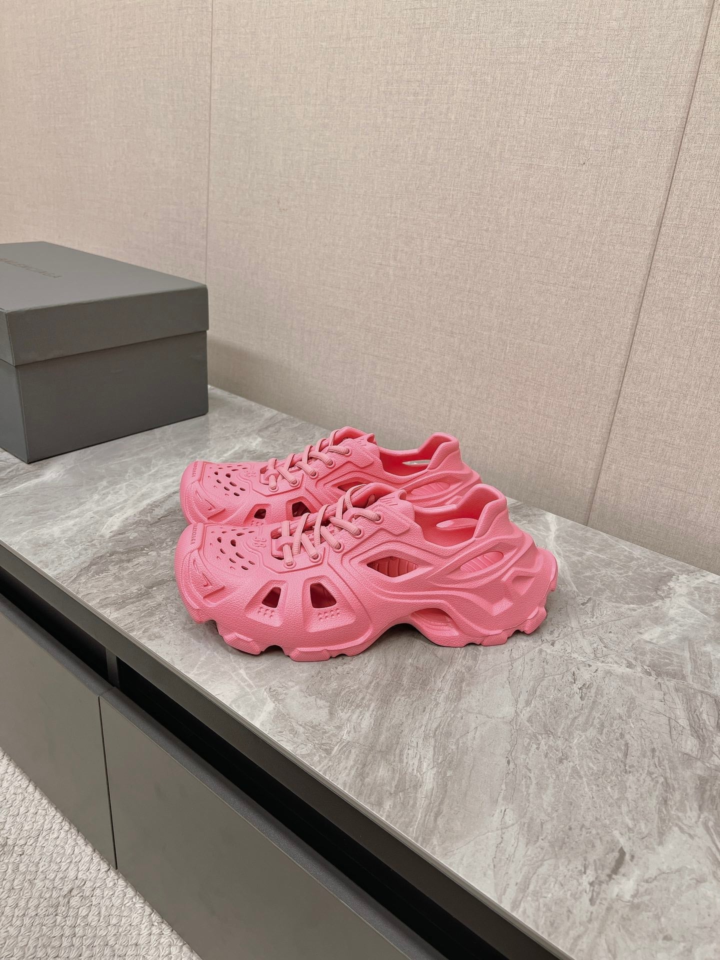 Balanciaga SNEAKERS IN PINK RUBBER