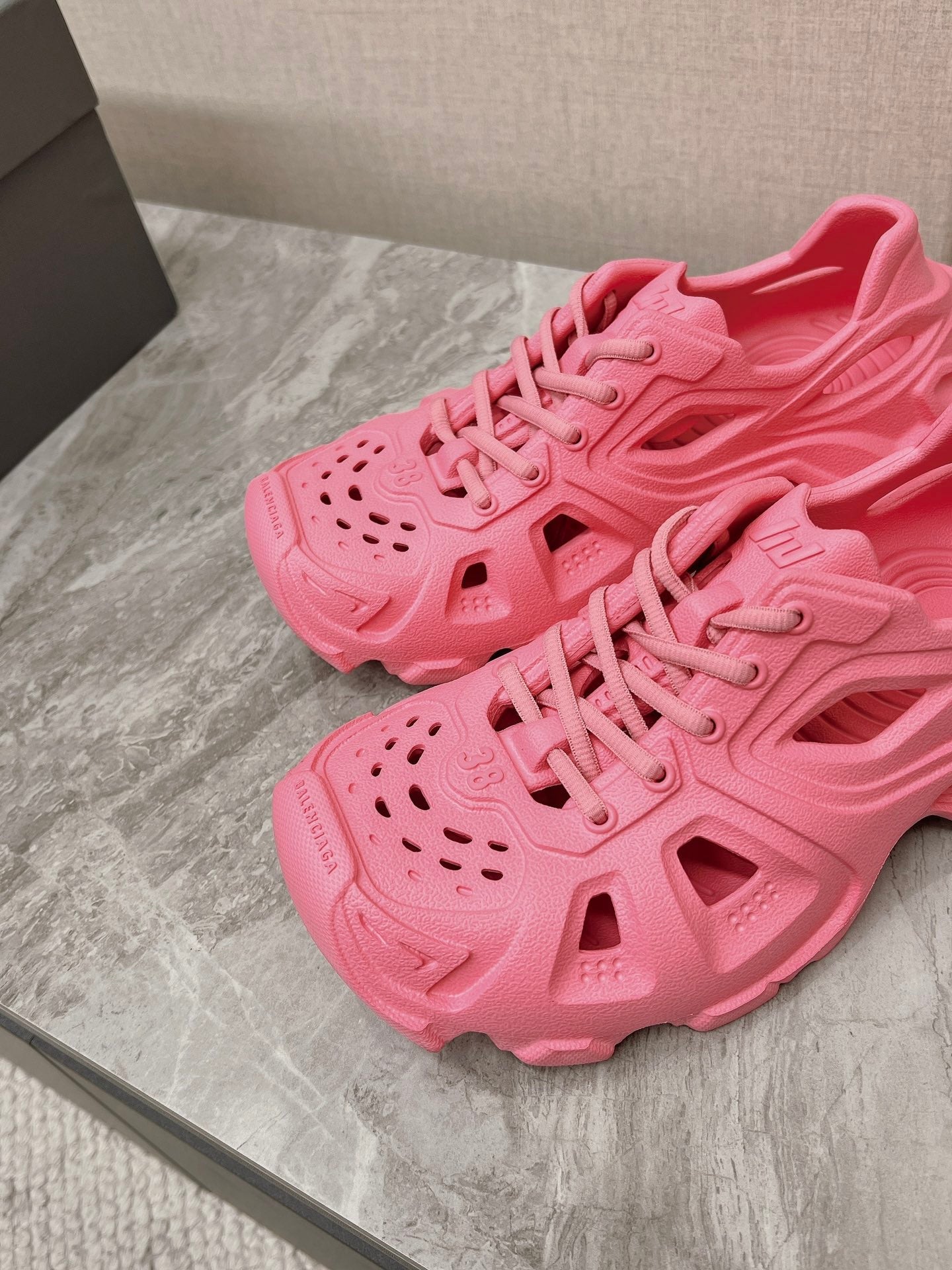 Balanciaga SNEAKERS IN PINK RUBBER