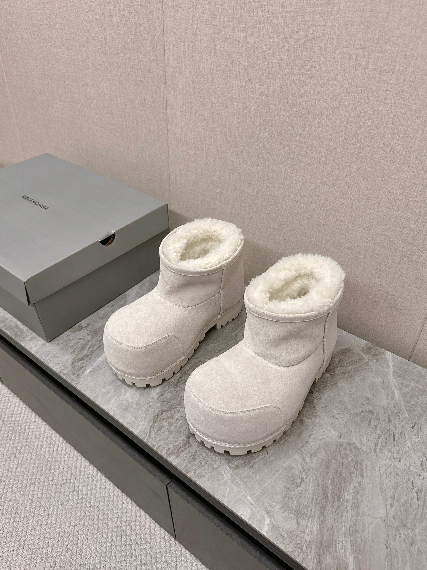 Balanciaga ALASKA BOOTIE IN WHITE SUEDE AND WOOL LINING